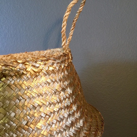Organize your closet! Gold Seagrass Storage Basket - Picture 4 of 5
